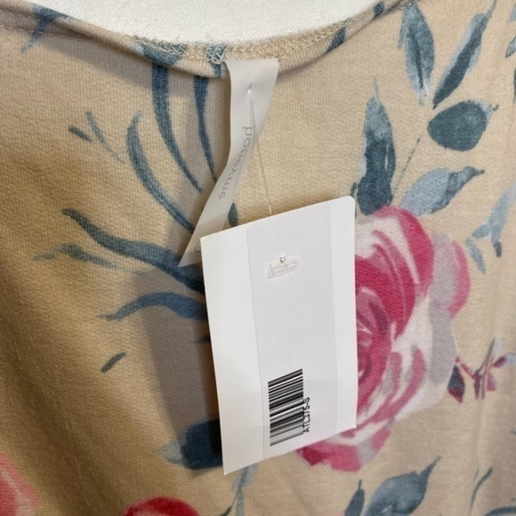 Honeyme Floral Dolman Sleeve Top NWT - Picture 7 of 11